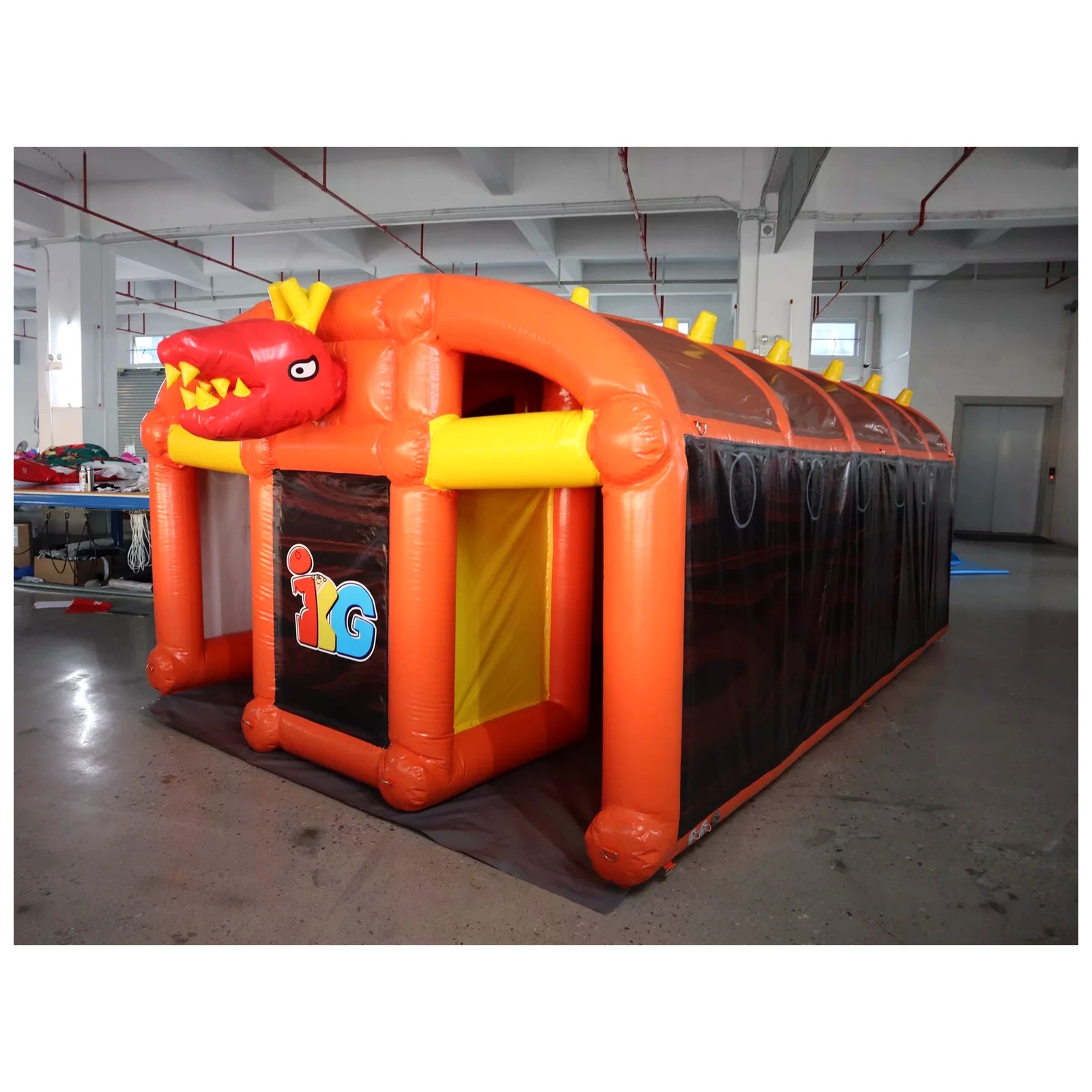 Large Orange Inflatable Maze 3 - огляд і ціна Outdoor Adventure Rentals